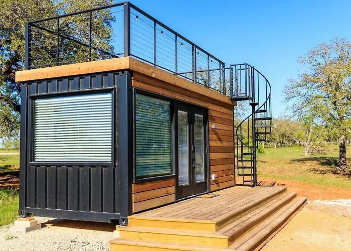 New Wilderness Hideout-Cozy Container Home