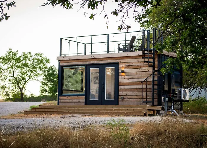 New Wilderness Hideout-Cozy Container Home