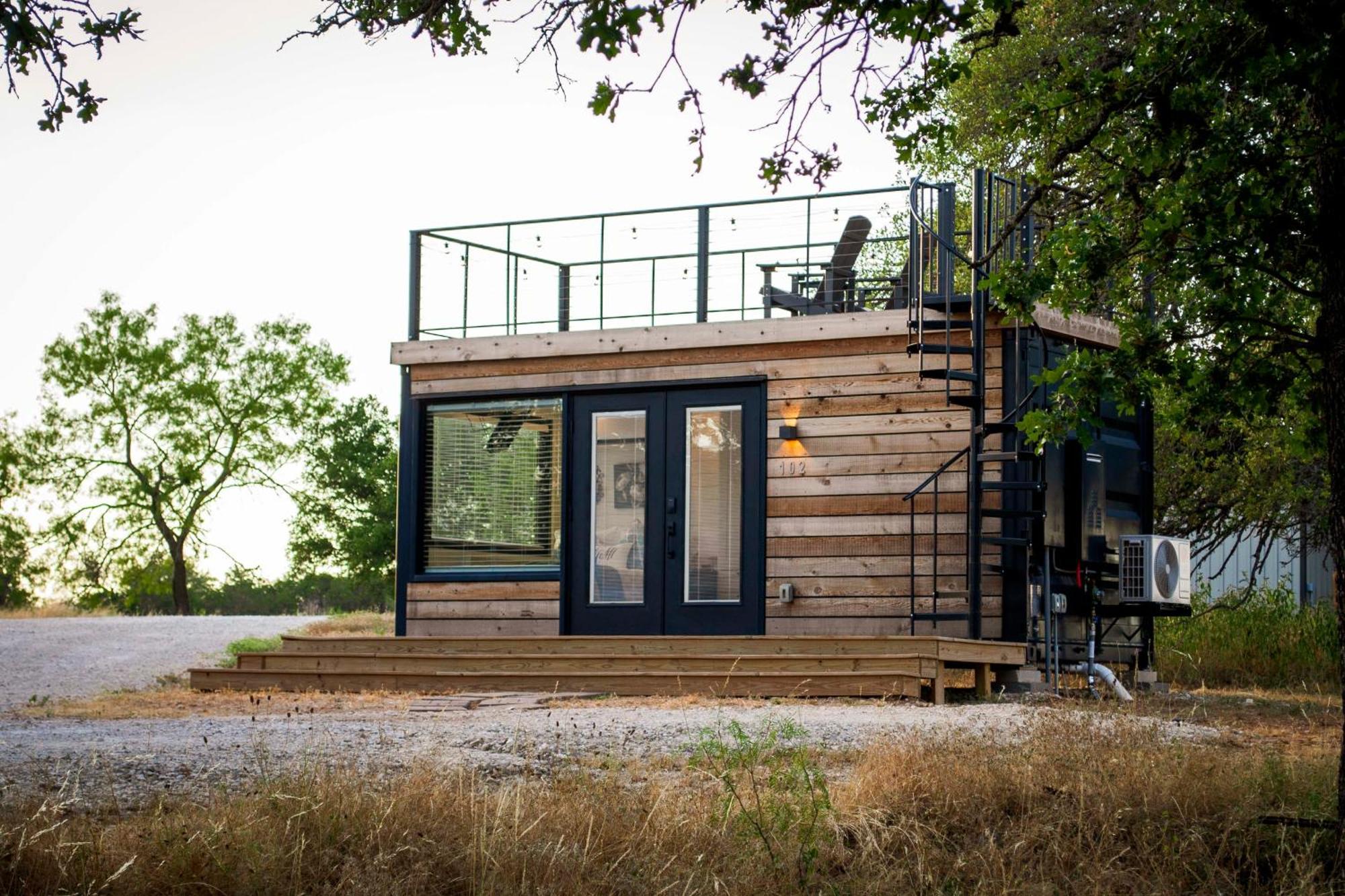 New Wilderness Hideout-cozy Container Holiday home Fredericksburg